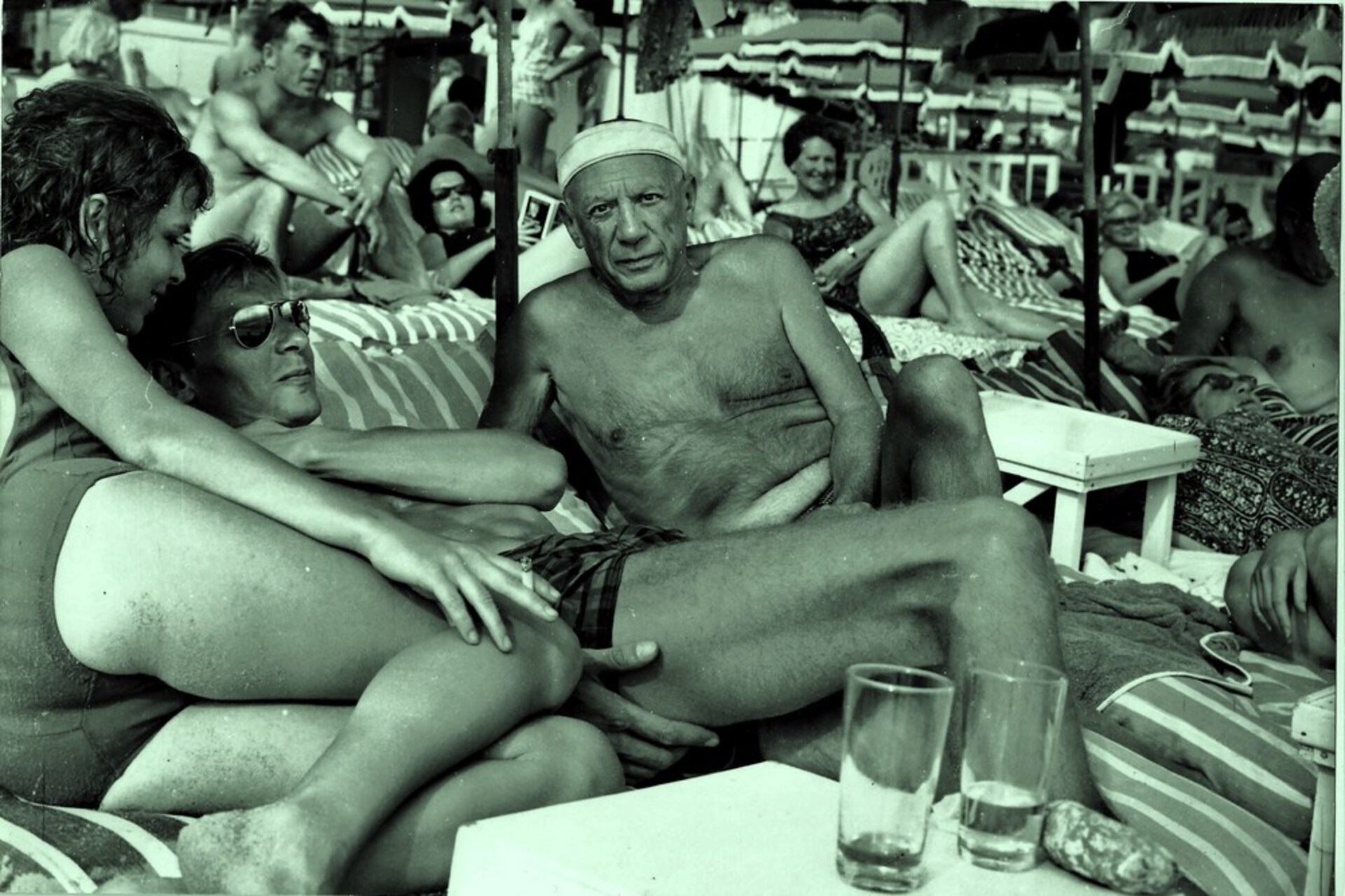 Picasso und sein Sohn Paul aus erster Ehe am St... Picasso und sein Sohn Paul aus erster Ehe am St...