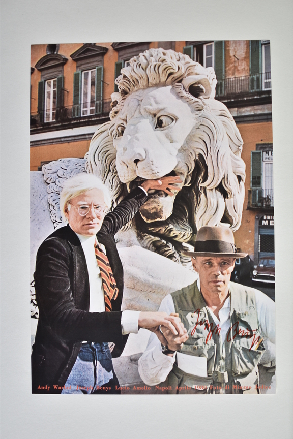 Plakat für eine Ausstellung von Werken von Andy...