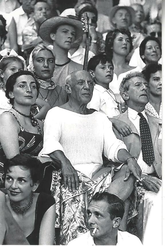 Picasso mit Jean Cocteau beim Stierkampf,Vallau... Picasso mit Jean Cocteau beim Stierkampf,Vallau...