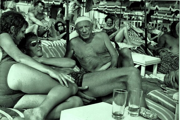 Picasso und sein Sohn Paul aus erster Ehe am St... Picasso und sein Sohn Paul aus erster Ehe am St...