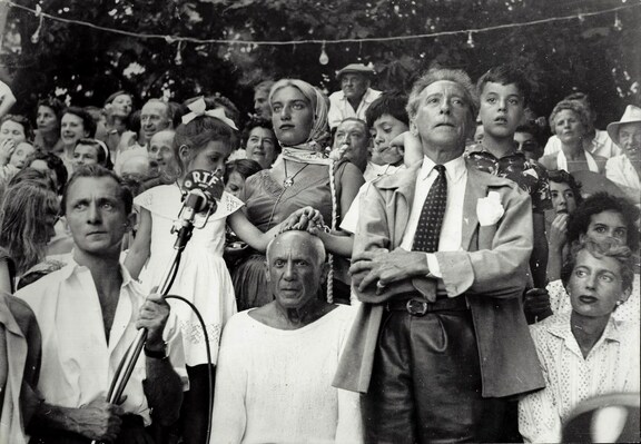 Picasso mit Jean Cocteau beim Stierkampf, Valla... Picasso mit Jean Cocteau beim Stierkampf, Valla...