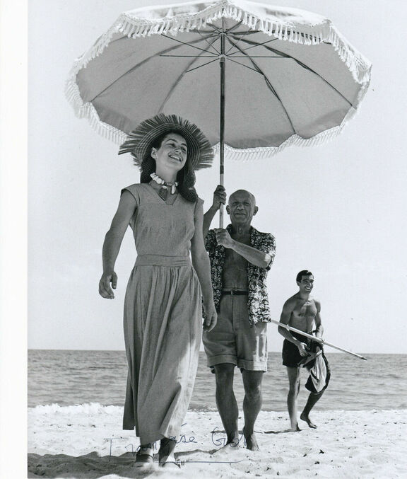 Robert Capa - Françoise Gilot und Picasso am St... Robert Capa - Françoise Gilot und Picasso am St...