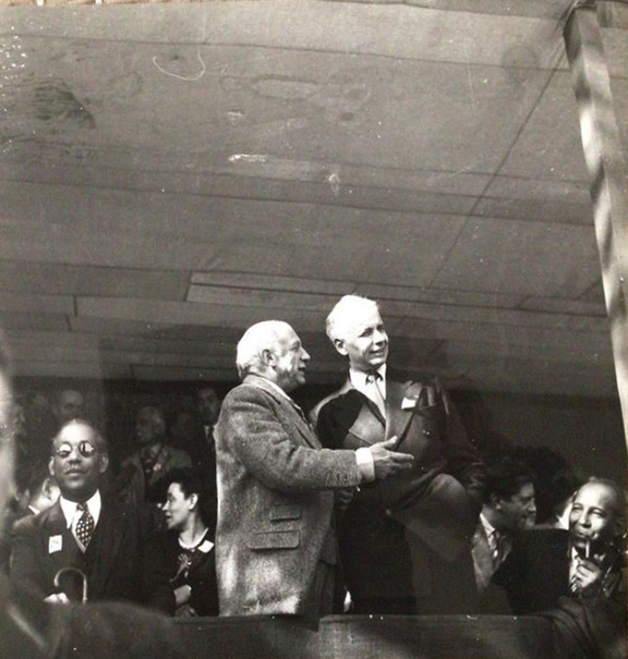 Manifestation  au Parc des Princes - Picasso, A...