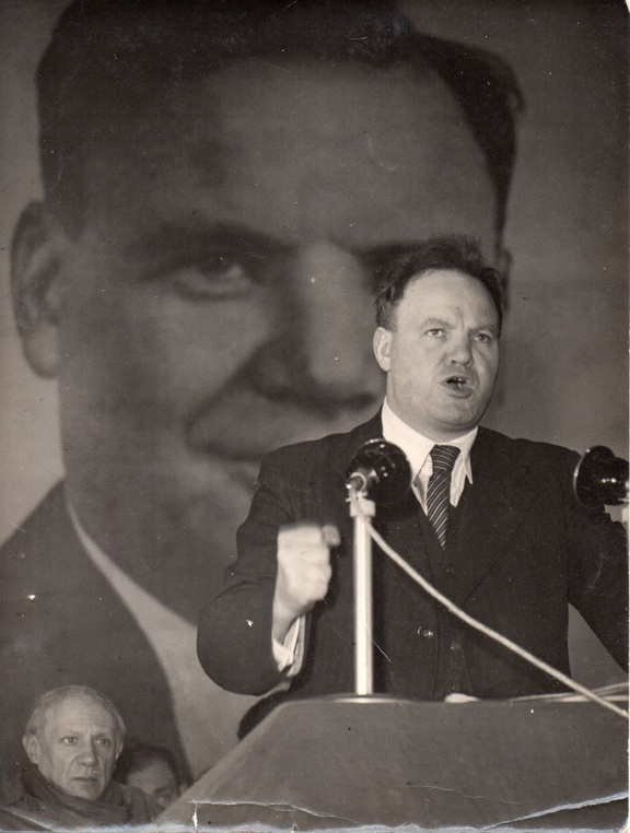 Maurice Thorez hält eine Ansprache Maurice Thorez hält eine Ansprache