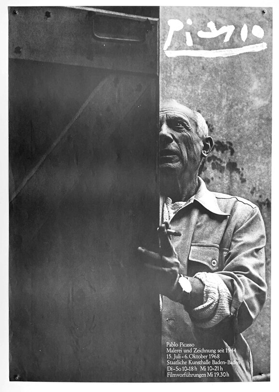 Picasso an der Tür seines Ateliers Le Fournas M...