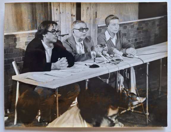 Konferenz mit Jean Paul Sartre, Simone de Beau... Konferenz mit Jean Paul Sartre, Simone de Beau...
